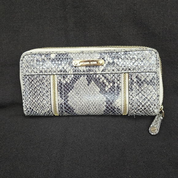 Michael Kors Moxley Wallet Dark Sand Phyton clutch/wallet - Picture 2 of 8